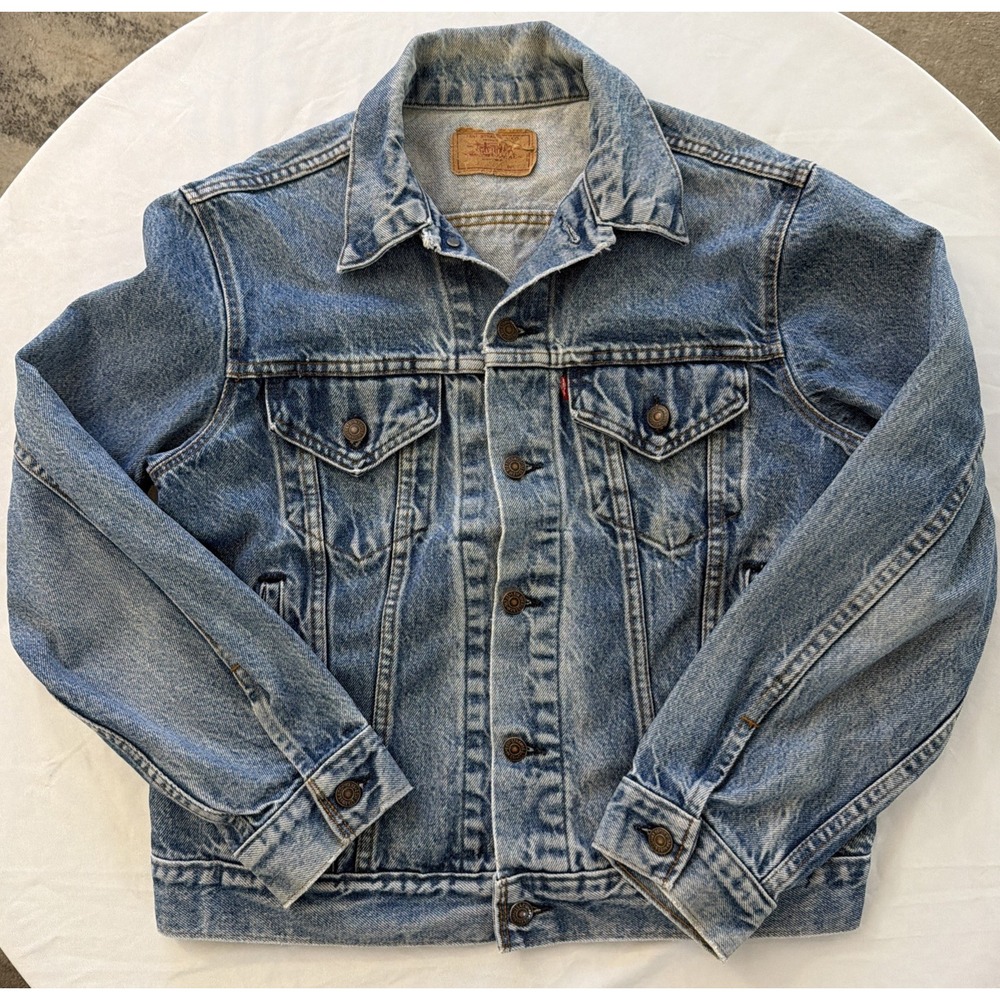 Vintage Levis Trucker Jacket 70506-0216 Size 42 Blue Denim Jacket Made USA 80s